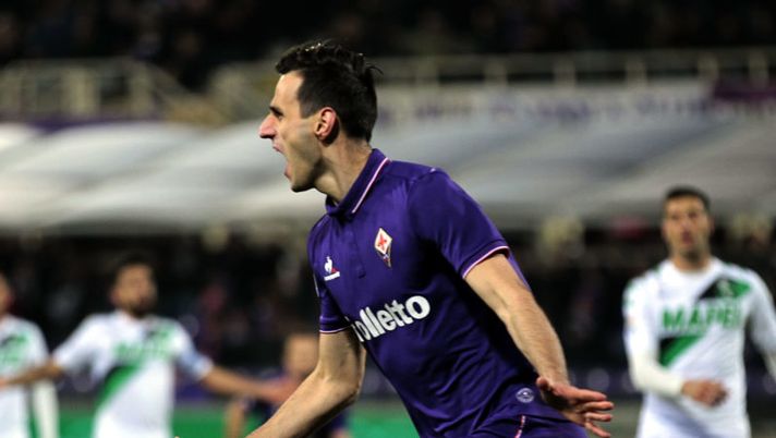 FLORENCE, ITALY - DECEMBER 12: Nikola Kalinic of ACF Fiorentina celebrates after scoring a goal during the Serie A match between ACF Fiorentina and US Sassuolo at Stadio Artemio Franchi on December 12, 2016 in Florence, Italy.  (Photo by Gabriele Maltinti/Getty Images)  Clamoroso Kalinic: “Basta Fiorentina, voglio andare al Milan!” - immagine 1