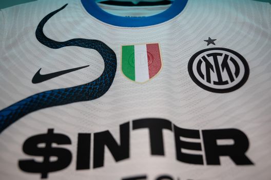 VENICE, ITALY - NOVEMBER 27: General view inside the dressing room prior to the Serie A match between Venezia FC and FC Internazionale at Stadio Pier Luigi Penzo on November 27, 2021 in Venice, Italy. (Photo by Mattia Ozbot - Inter/Inter via Getty Images) Sconcerti: “Inter, con Lukaku e Dybala difficile che non ci siano un paio di cessioni top”- immagine 2