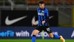 Il coronavirus fa ombra sul derby. L’Inter spera di riavere Bastoni. Difficoltà con i rientri