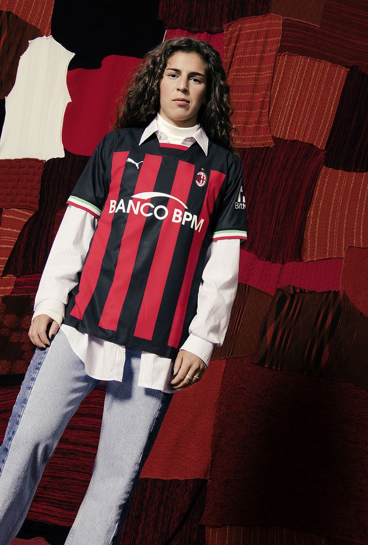 PUMA e AC Milan lanciano la nuova prima maglia 2022-2023 | FOTO - immagine 15