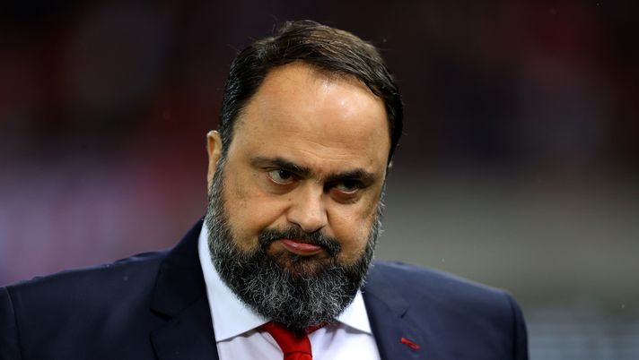 PIRAEUS, GREECE - FEBRUARY 20: Evangelos Marinakis, Olympiacos and Nottingham Forest owner looks on prior to the UEFA Europa League round of 32 first leg match between Olympiacos FC and Arsenal FC at Karaiskakis Stadium on February 20, 2020 in Piraeus, Greece. (Photo by Richard Heathcote/Getty Images) PIRAEUS, GREECE - FEBRUARY 20: Evangelos Marinakis, Olympiacos and Nottingham Forest owner looks on prior to the UEFA Europa League round of 32 first leg match between Olympiacos FC and Arsenal FC at Karaiskakis Stadium on February 20, 2020 in Piraeus, Greece. (Photo by Richard Heathcote/Getty Images)