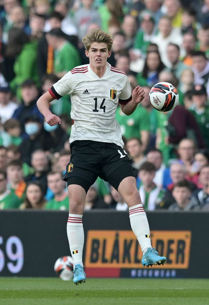 De Ketelaere “maniaco” del calcio: “La mia prima parola è stata ‘palla’”- immagine 2