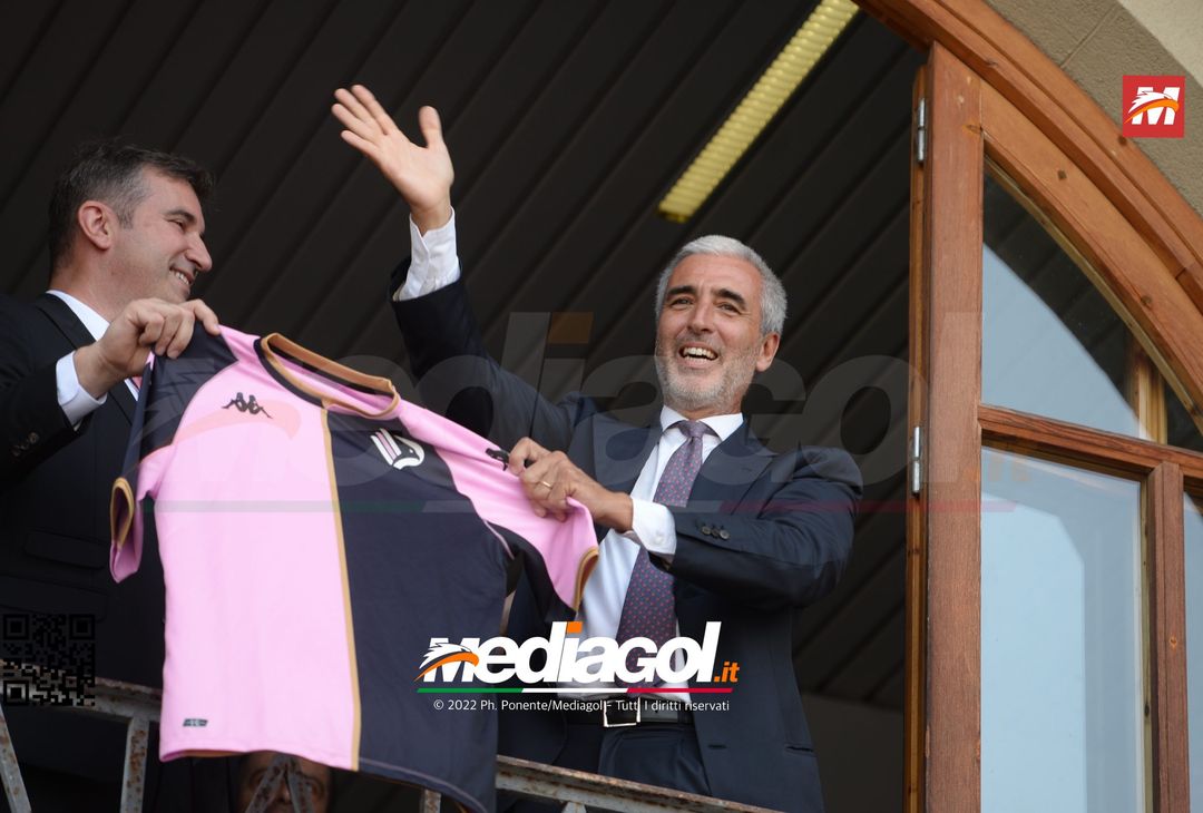 FOTO PALERMO AL CITY GROUP: MIRRI, SORIANO E L’ABBRACCIO DEI TIFOSI (GALLERY) - immagine 14