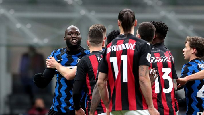 MILAN, ITALY - JANUARY 26: Romelu Lukaku argues with Zlatan Ibrahimović of AC Milan during the Coppa Italia match between FC Internazionale and AC Milan at Stadio Giuseppe Meazza on January 26, 2021 in Milan, Italy. Sporting stadiums around Italy remain under strict restrictions due to the Coronavirus Pandemic as Government social distancing laws prohibit fans inside venues resulting in games being played behind closed doors. (Photo by Emilio Andreoli - Inter/Inter via Getty Images) MILAN, ITALY - JANUARY 26: Romelu Lukaku argues with Zlatan Ibrahimović of AC Milan during the Coppa Italia match between FC Internazionale and AC Milan at Stadio Giuseppe Meazza on January 26, 2021 in Milan, Italy. Sporting stadiums around Italy remain under strict restrictions due to the Coronavirus Pandemic as Government social distancing laws prohibit fans inside venues resulting in games being played behind closed doors. (Photo by Emilio Andreoli - Inter/Inter via Getty Images)