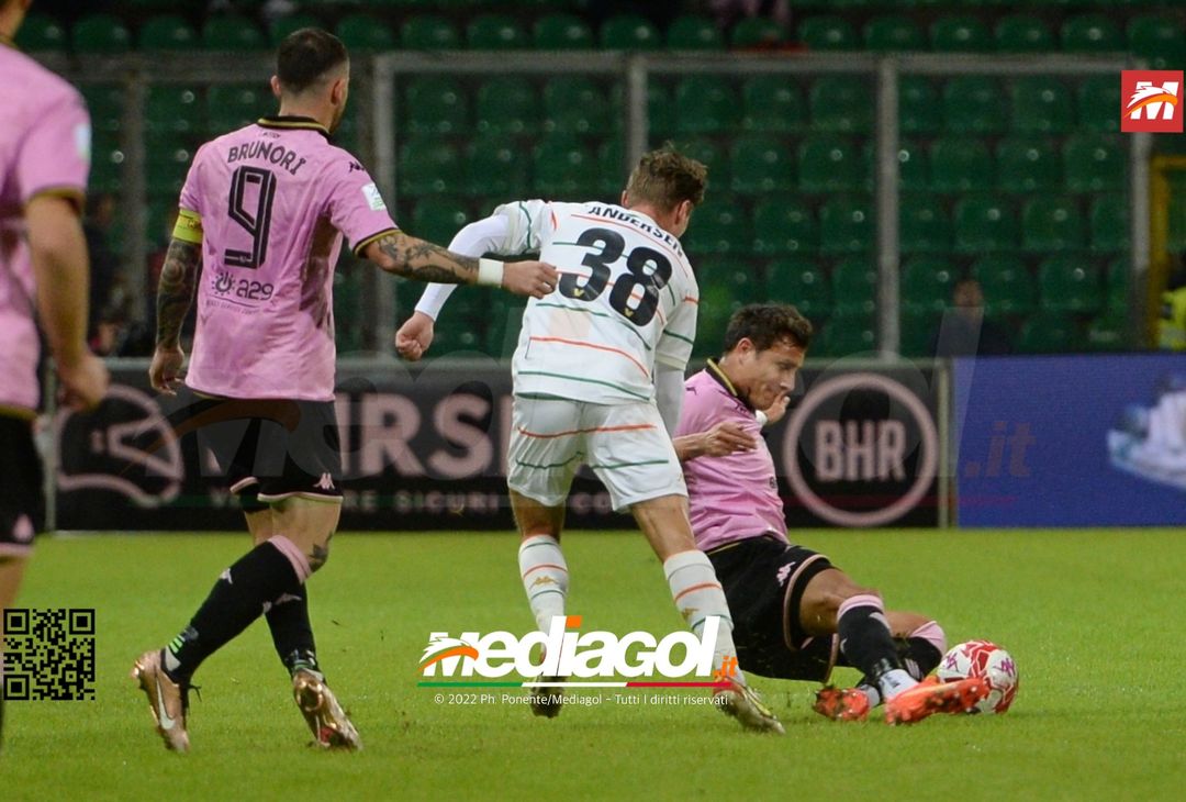 FOTO Palermo-Venezia 0-1, 14ª giornata di Serie B 2022-2023 (Gallery) - immagine 7