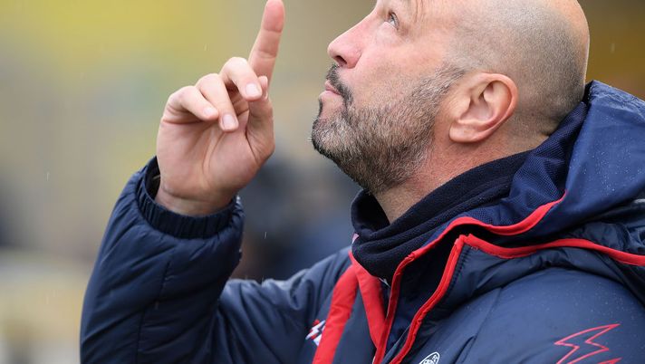 BENEVENTO, ITALY - FEBRUARY 18: Coach of FC Crotone Walter Zenga during the serie A match between Benevento Calcio and FC Crotone at Stadio Ciro Vigorito on February 18, 2018 in Benevento, Italy. (Photo by Francesco Pecoraro/Getty Images) BENEVENTO, ITALY - FEBRUARY 18: Coach of FC Crotone Walter Zenga during the serie A match between Benevento Calcio and FC Crotone at Stadio Ciro Vigorito on February 18, 2018 in Benevento, Italy. (Photo by Francesco Pecoraro/Getty Images)