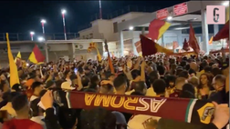 VIDEO Roma-Feyenoord 1-0: oltre 3000 di tifosi giallorossi a Fiumicino. Mourinho…
