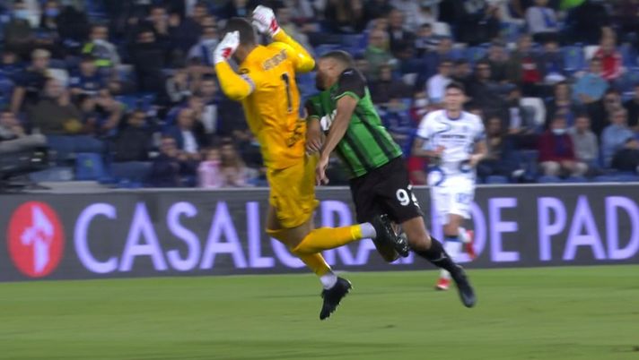 Sassuolo-Inter, moviola. Marelli: “Giusto non dare rosso per Handanovic, ecco perché” - immagine 1