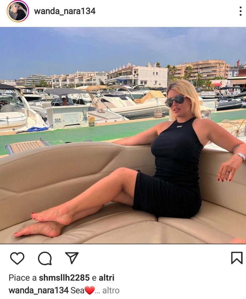 Wanda Nara, con la Seredova e Kristen Stewart: sul podio degli italiani per una scappatella estiva- immagine 2