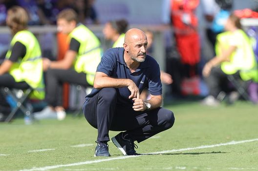 FLORENCE, ITALY - SEPTEMBER 03: Vincenzo Italiano manager of ACF Fiorentina looks on during the Serie A match between ACF Fiorentina and Juventus at Stadio Artemio Franchi on September 3, 2022 in Florence, Italy. (Photo by Gabriele Maltinti/Getty Images) Pradè: “Abbiamo dominato. Dovevamo raccogliere molto di più”- immagine 2