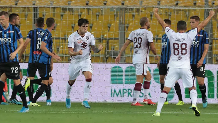 PARMA, ITALY - SEPTEMBER 01:  Kevin Bonifazi (C) of Torino FC celebrates after scoring the opening goal during the Serie A match between Atalanta BC and Torino FC at Stadio Ennio Tardini on September 1, 2019 in Parma, Italy.  (Photo by Emilio Andreoli/Getty Images)