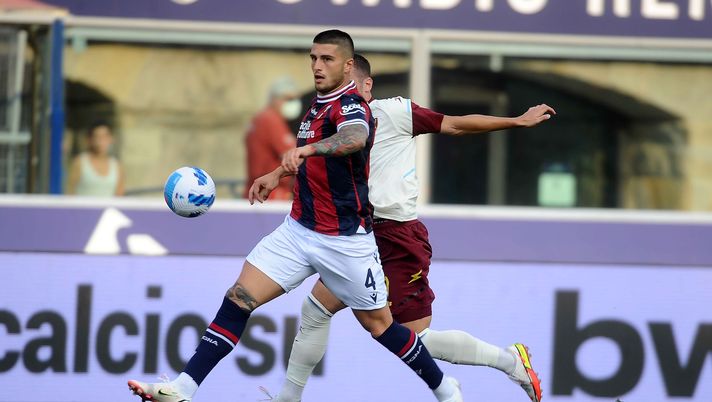 BOLOGNA, ITALY - AUGUST 22: Kevin Bonifazi of Bologna FC in action during the Serie A match between Bologna FC v US Salernitana at Stadio Renato Dall'Ara on August 22, 2021 in Bologna, Italy. (Photo by Mario Carlini / Iguana Press/Getty Images) Bologna, Miha perde Bonifazi. Il difensore può saltare anche il Napoli: il punto - immagine 1