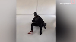 VIDEO / Il lunedì è l’Evra day: eccolo versione Patman!