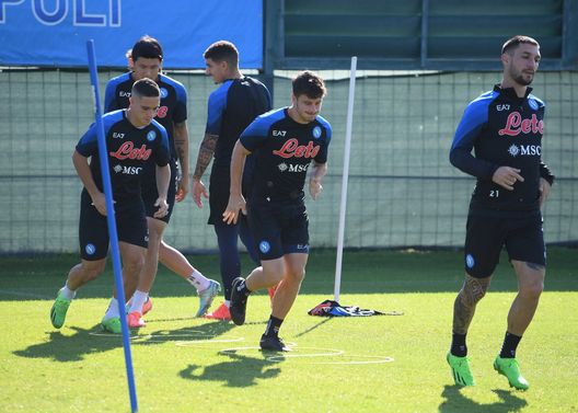 demme (Photo by SSC NAPOLI/SSC NAPOLI via Getty Images) Demme via solo se chiederà la cessione: le ultime sul mercato di gennaio del Napoli- immagine 2