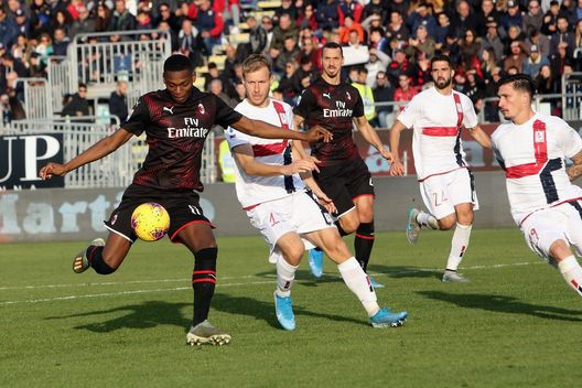  CAGLIARI, ITALY - JANUARY 11: Rafael Leao of Milan scores his goal 0-1during the Serie A match between Cagliari Calcio and AC Milan at Sardegna Arena on January 11, 2020 in Cagliari, Italy. (Photo by Enrico Locci/Getty Images) 