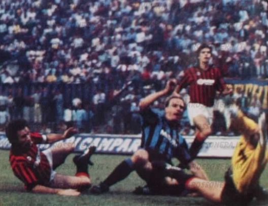 Da Magliarossonera.it Semifinale derby di coppa Italia: l’unico precedente a San Siro 37 anni fa- immagine 2