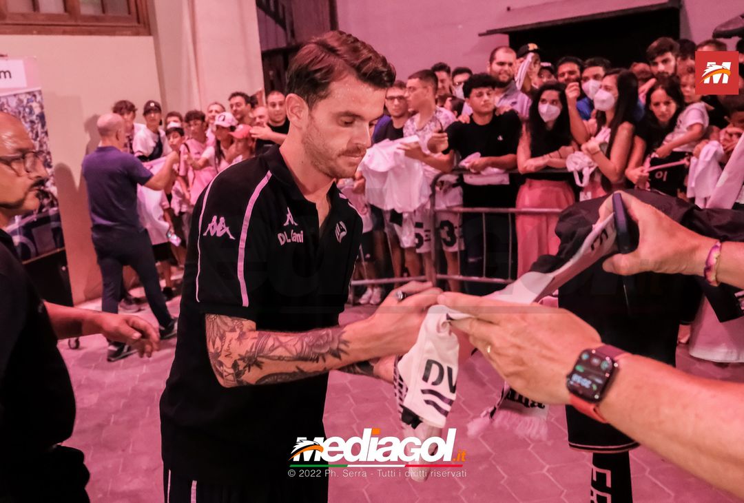 FOTO RITIRO PALERMO, Brunori e l’incontro con i tifosi al Barbera (Gallery) - immagine 81