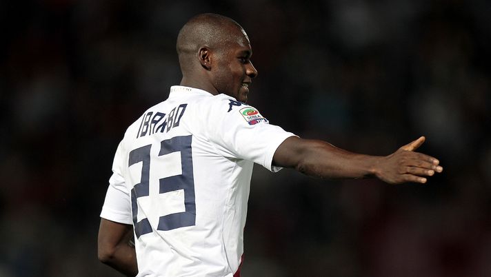 LIVORNO, ITALY - SEPTEMBER 25: Victor Ibarbo of Cagliari Calcio celebrates after scoring a goal during the Serie A match between AS Livorno and Cagliari Calcio at Stadio Armando Picchi on September 25, 2013 in Livorno, Italy.  (Photo by Gabriele Maltinti/Getty Images) 