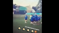 VIDEO / Oggi tocca a Brozovic ed è un assalto: auguri con uova e farina dai compagni