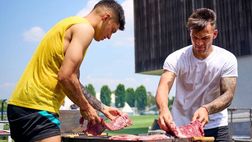 Inter, grigliata ad Appiano Gentile: cuochi Correa e Lautaro | VIDEO