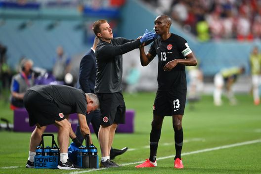 (Photo by Dan Mullan/Getty Images) Canada, Atiba Hutchinson e quel…Tampax nel naso- immagine 2