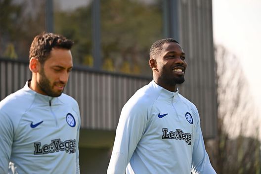 Inter, i tifosi a Calhanoglu: “Scudetto nel derby?”. La risposta del centrocampista- immagine 2