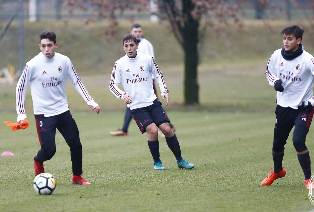  Un istante dell'allenamento del Milan Primavera (acmilan.com) 