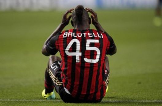 Mario Balotelli ai tempi della sua militanza rossonera (Fonte: www.giornalettismo.com) Mario Balotelli ai tempi della sua militanza rossonera (Fonte: www.giornalettismo.com)
