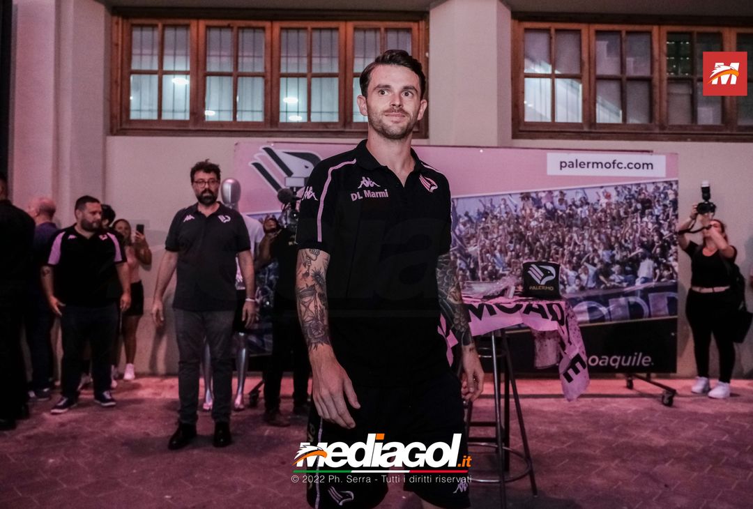 FOTO RITIRO PALERMO, Brunori e l’incontro con i tifosi al Barbera (Gallery) - immagine 29