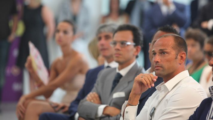 MILAN, ITALY - JULY 28: Stefano Bettarini attends the Dahlia TV programming presentation on July 28, 2010 in Milan, Italy. (Photo by Jacopo Raule/Getty Images) Bettarini: “Simona Ventura mi tradiva. È abituata a cantarsela e suonarsela. I social…” - immagine 1