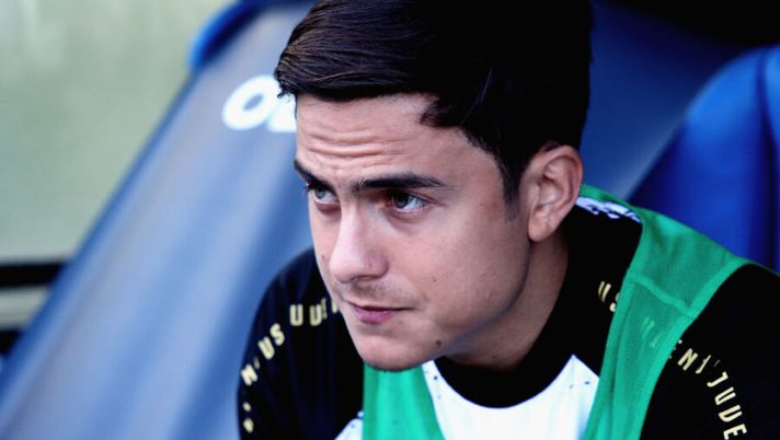 ROME, ITALY - NOVEMBER 08: Paulo Dybala of Juventus looks on during the Serie A match between SS Lazio and Juventus at Stadio Olimpico on November 8, 2020 in Rome, Italy. (Photo by Paolo Bruno/Getty Images) NEWS – Radu si opera! Dybala, Cuadrado, Arthur, Hateboer, Vidal e Kalinic: le novità - immagine 1