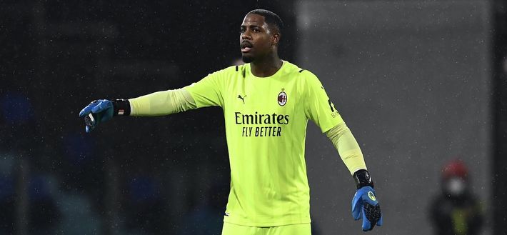 Mike Maignan (portiere AC Milan) qui durante Cagliari-Milan 0-1 (Serie A 2021-2022) | News (Getty Images) Mike Maignan Cagliari-Milan 0-1 Serie A 2021-2022