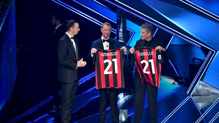 SANREMO, ITALY - MARCH 06:  Zlatan Ibrahimović, Amadeus and Fiorello are seen on stage during at the 71th Sanremo Music Festival 2021 at Teatro Ariston on March 06, 2021 in Sanremo, Italy. (Photo by Jacopo M. Raule/Getty Images) 