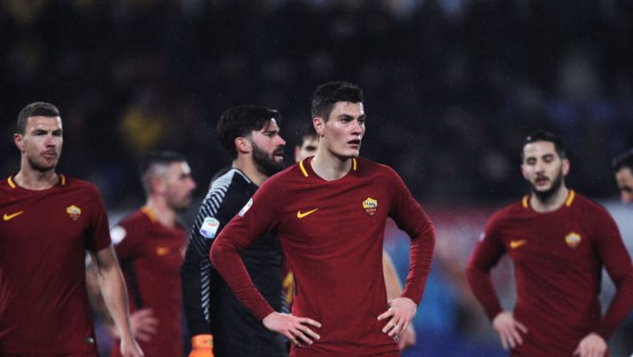 ROME, ITALY - FEBRUARY 25: Patrick Schick with his teammates of AS Roma react during the serie A match between AS Roma and AC Milan at Stadio Olimpico on February 25, 2018 in Rome, Italy. (Photo by Paolo Bruno/Getty Images) Schick, il gol in nazionale e quelle dichiarazioni che spiazzano i fantallenatori - immagine 1