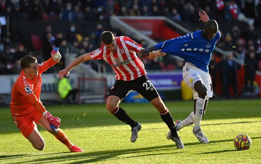 (Photo by Justin Setterfield/Getty Images) Rafa Benitez in crisi: i tifosi Reds pregustano la “vendetta” nel Merseyside derby- immagine 2