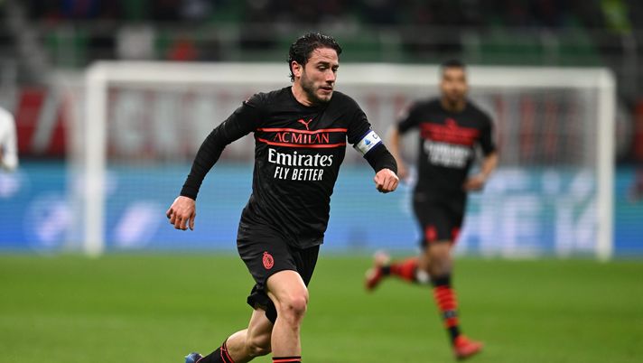 MILAN, ITALY - MARCH 12: Davide Calabria of AC Milan in action during the Serie A match between AC Milan and Empoli FC at Stadio Giuseppe Meazza on March 12, 2022 in Milan, Italy. (Photo by Claudio Villa/AC Milan via Getty Images)