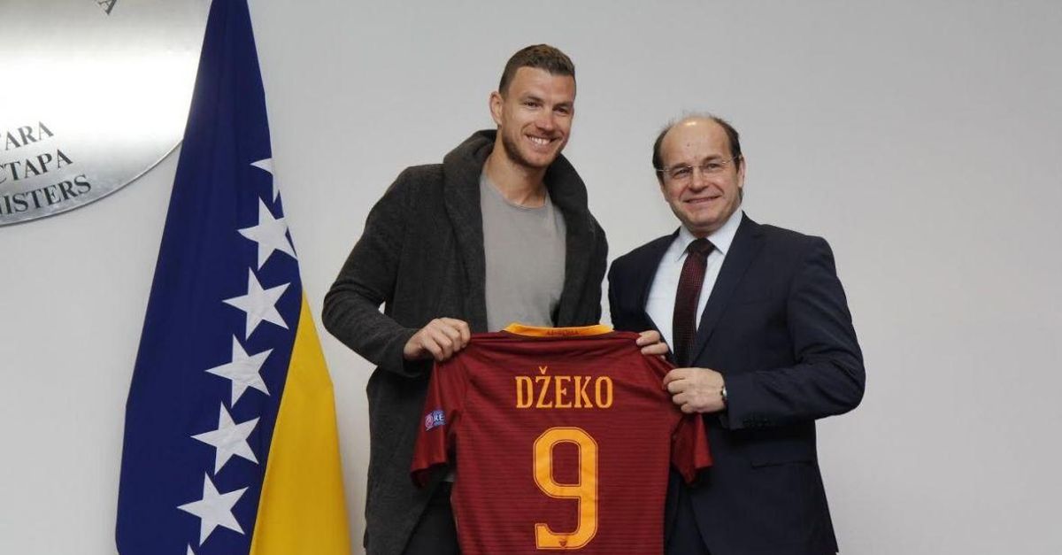Bosnia, Dzeko riceve il diploma di allenatore base dalla ...