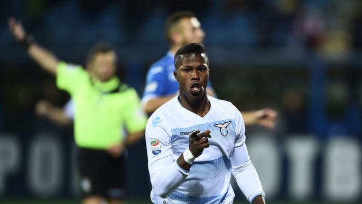 Lazio's forward from Senegal Balde Diao Keita celebrates after scoring during the italian Serie A football match Empoli vs Lazio at the Castellani Stadium in Empoli on Febuary 18, 2017. / AFP / FILIPPO MONTEFORTE (Photo credit should read FILIPPO MONTEFORTE/AFP/Getty Images) Inzaghi coccola Keita: “Un titolare fisso. E il rigorista lo abbiamo cambiato così” - immagine 1