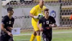 Australia, nelle terre di Darwin: contadino con la pancetta, ma che portiere!