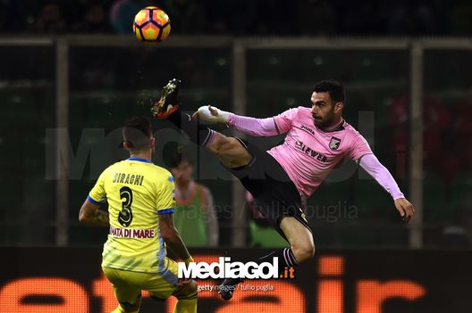 PALERMO, ITALY - DECEMBER 22: Bruno Enrique (R) of Palermo jumps for the ball as Cristiano Biraghi of Pescara tackles during the Serie A match between US Citta di Palermo and Pescara Calcio at Stadio Renzo Barbera on December 22, 2016 in Palermo, Italy. (Photo by Tullio M. Puglia/Getty Images) PALERMO, ITALY - DECEMBER 22: Bruno Enrique (R) of Palermo jumps for the ball as Cristiano Biraghi of Pescara tackles during the Serie A match between US Citta di Palermo and Pescara Calcio at Stadio Renzo Barbera on December 22, 2016 in Palermo, Italy. (Photo by Tullio M. Puglia/Getty Images)