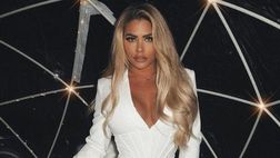 Bianca Gascoigne splendida in tailleur bianco: “Faccio magie”