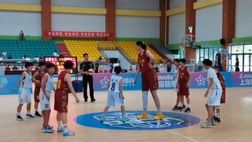 Basket, fenomeno cinese: 14 anni alta 2.26 imbattibile (video)