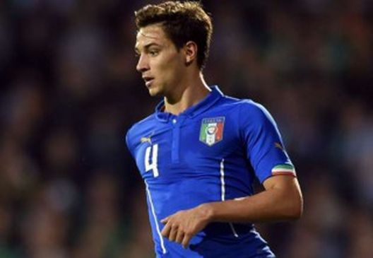 Mattia De Sciglio con la maglia della Nazionale (fonte foto: goal.com) Mattia De Sciglio con la maglia della Nazionale (fonte foto: goal.com)