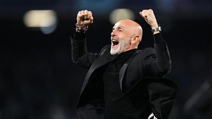 NAPLES, ITALY - APRIL 18: Stefano Pioli, Head Coach of AC Milan, celebrates victory after defeating SSC Napoli during the UEFA Champions League Quarterfinal Second Leg match between SSC Napoli and AC Milan at Stadio Diego Armando Maradona on April 18, 2023 in Naples, Italy. (Photo by Francesco Pecoraro/Getty Images) pioli