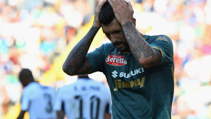 UDINE, ITALY - SEPTEMBER 16: Robero Soriano of Torino FC reacts during the serie A match between Udinese and Torino FC at Stadio Friuli on September 16, 2018 in Udine, Italy. (Photo by Alessandro Sabattini/Getty Images) Il Torino è furioso con Soriano: arriva la multa per il centrocampista, possibile addio - immagine 1