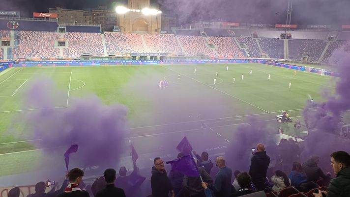 FOTO VN – Fumogeni viola al Dall’Ara. Grande atmosfera per la finale di Coppa Italia - immagine 1
