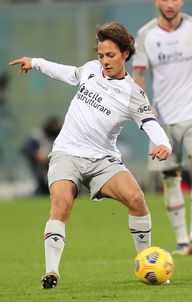 FLORENCE, ITALY - JANUARY 03: Emanuel Vignato of Bologna FC in action during the Serie A match between ACF Fiorentina and Bologna FC at Stadio Artemio Franchi on January 3, 2021 in Florence, Italy. (Photo by Gabriele Maltinti/Getty Images) FLORENCE, ITALY - JANUARY 03: Emanuel Vignato of Bologna FC in action during the Serie A match between ACF Fiorentina and Bologna FC at Stadio Artemio Franchi on January 3, 2021 in Florence, Italy. (Photo by Gabriele Maltinti/Getty Images)