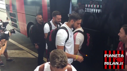 VIDEO PM – L’arrivo del Milan all’aeroporto di Malpensa
