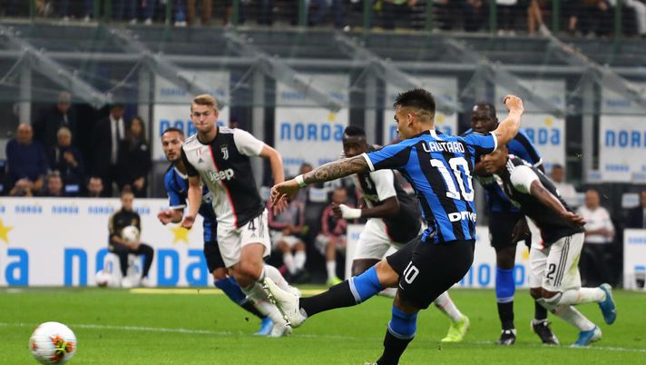 MILAN, ITALY - OCTOBER 06: Lautaro Martinez of FC Internazionale scores the goal during the Serie A match between FC Internazionale and Juventus at Stadio Giuseppe Meazza on October 6, 2019 in Milan, Italy. (Photo by Marco Luzzani - Inter/Inter via Getty Images) MILAN, ITALY - OCTOBER 06: Lautaro Martinez of FC Internazionale scores the goal during the Serie A match between FC Internazionale and Juventus at Stadio Giuseppe Meazza on October 6, 2019 in Milan, Italy. (Photo by Marco Luzzani - Inter/Inter via Getty Images)