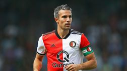 Van Persie scaccia paura: entra in campo col bimbo… sulle spalle!
